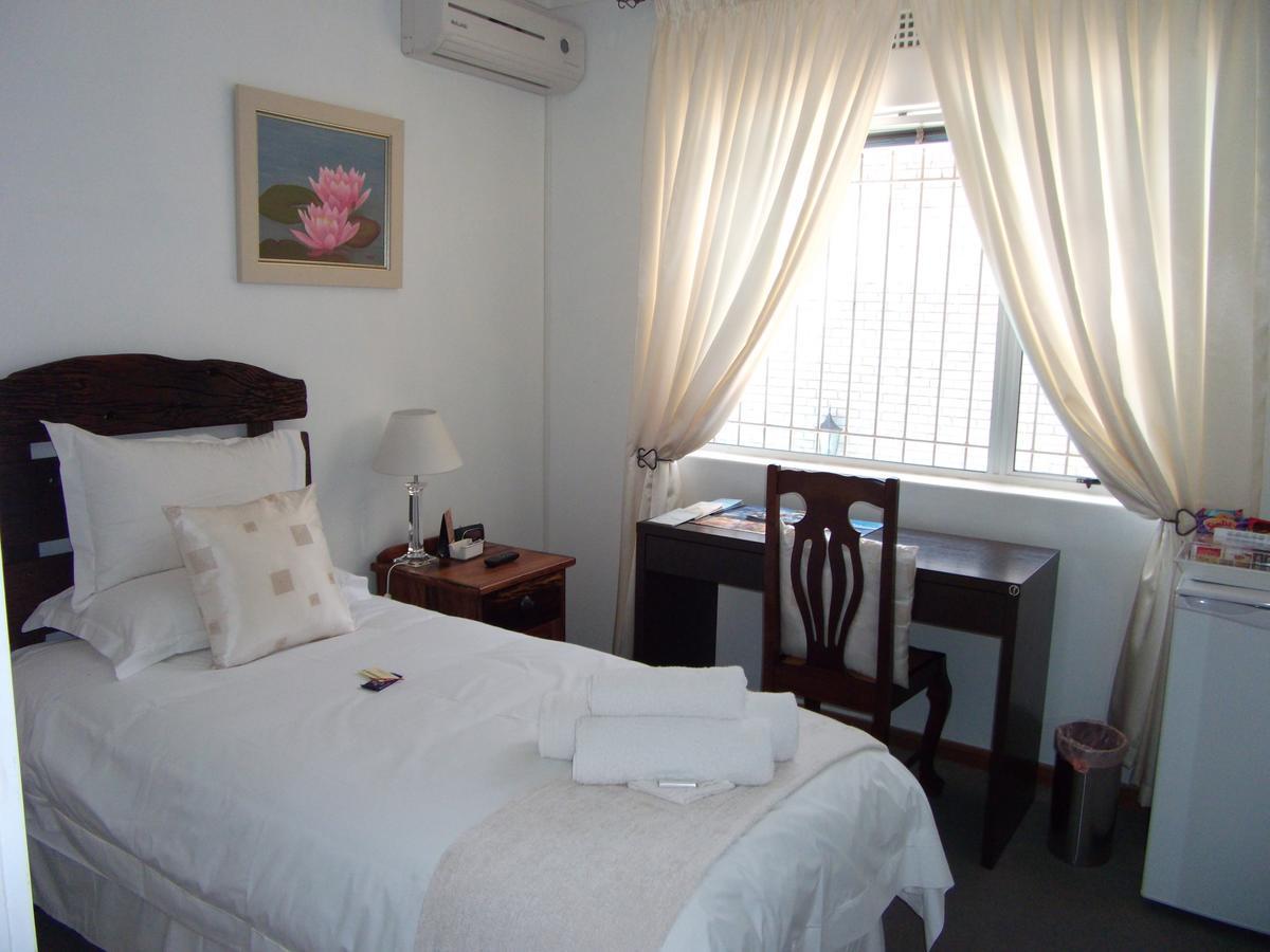 Scorpio Guest House Vredenburg Luaran gambar